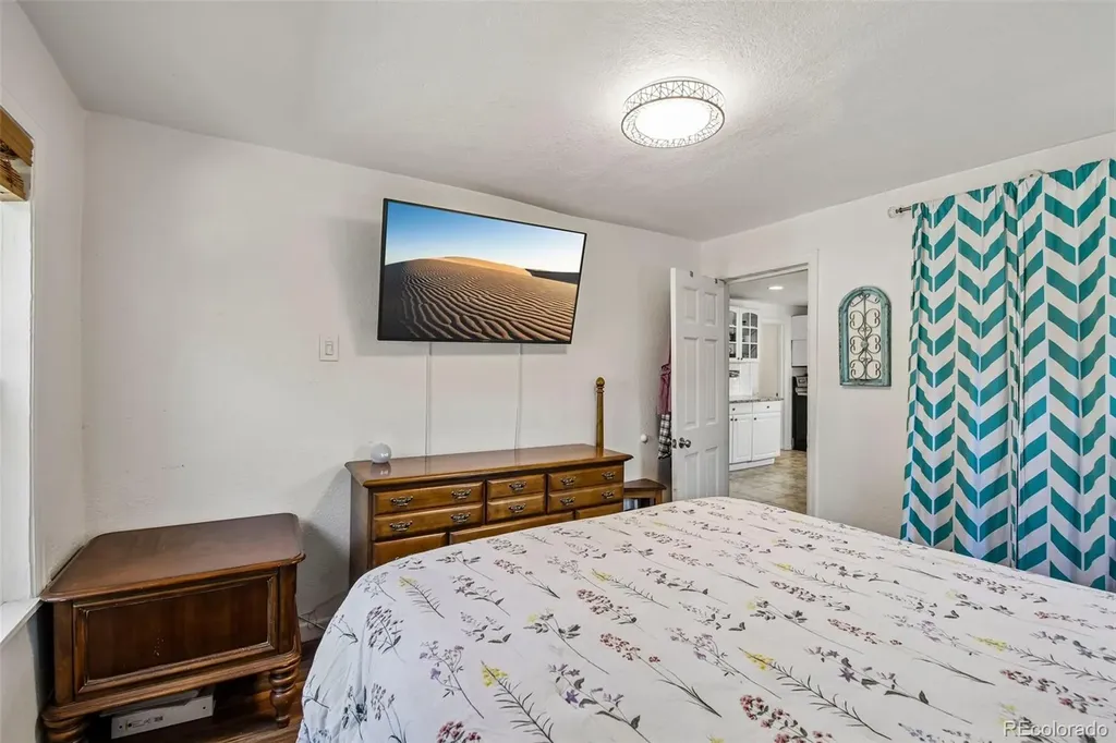 572 S Newton Street Denver CO 80219