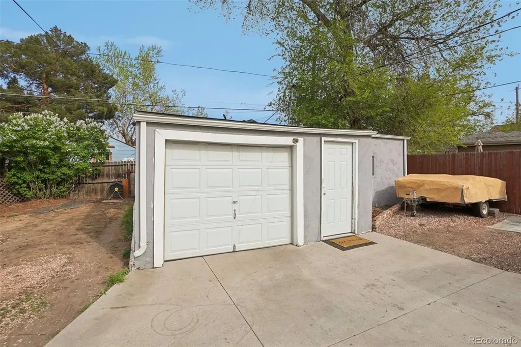 572 S Newton Street Denver CO 80219