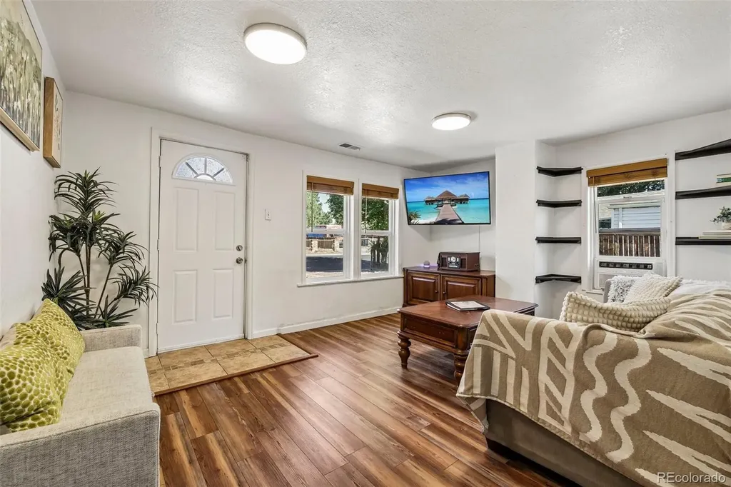 572 S Newton Street Denver CO 80219