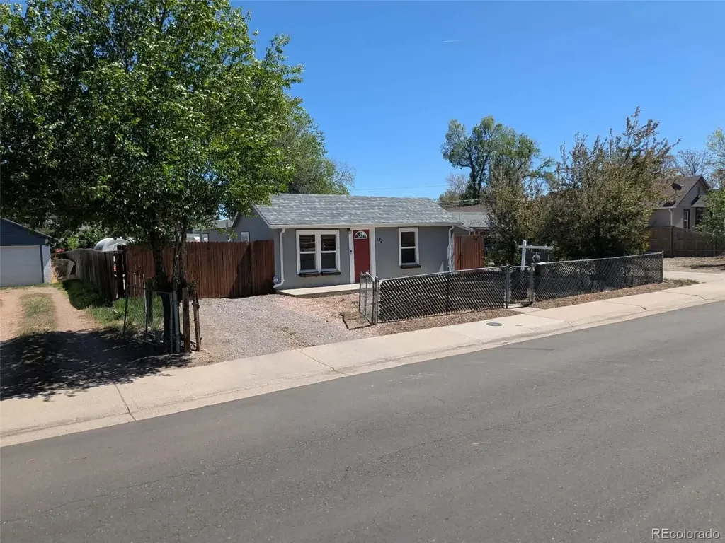 572 S Newton Street Denver CO 80219