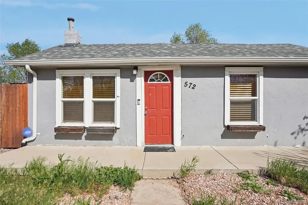 572 S Newton Street Denver CO 80219