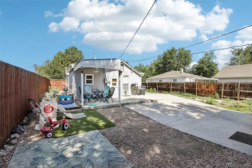 572 S Newton Street Denver CO 80219