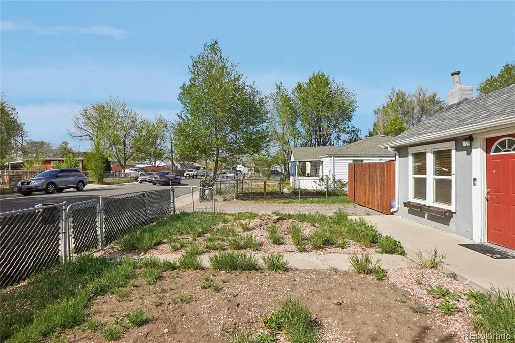 572 S Newton Street Denver CO 80219