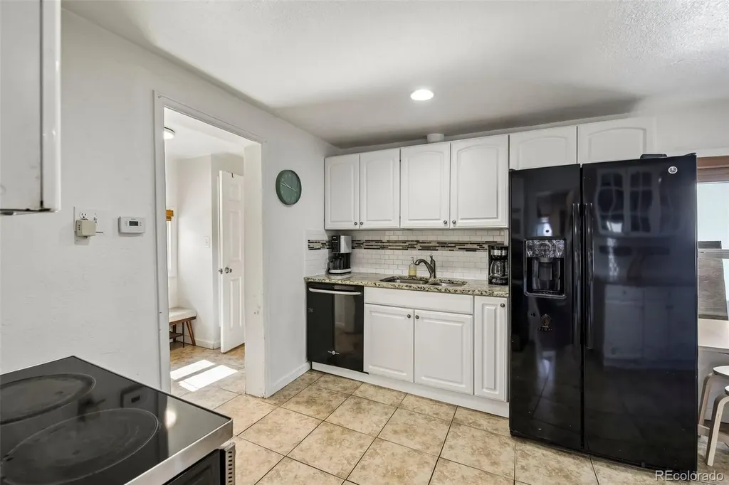 572 S Newton Street Denver CO 80219