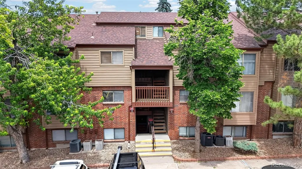 220 Wright Street Lakewood CO 80228