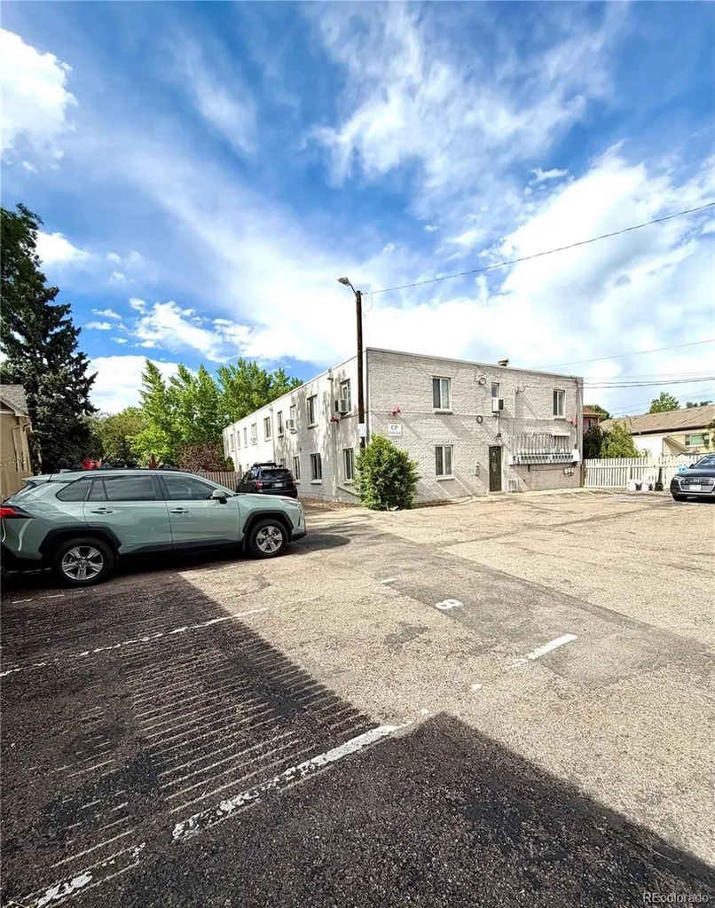 2480 W Caithness Place Denver CO 80211