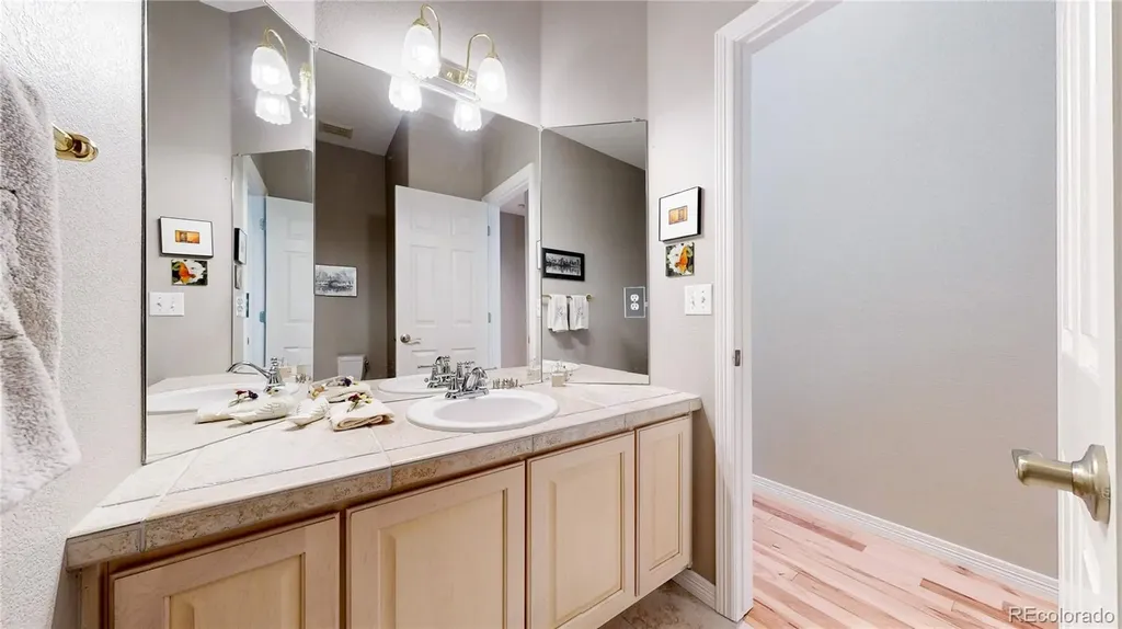 22132 E Quarto Place Aurora CO 80016