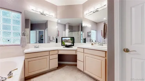 22132 E Quarto Place Aurora CO 80016
