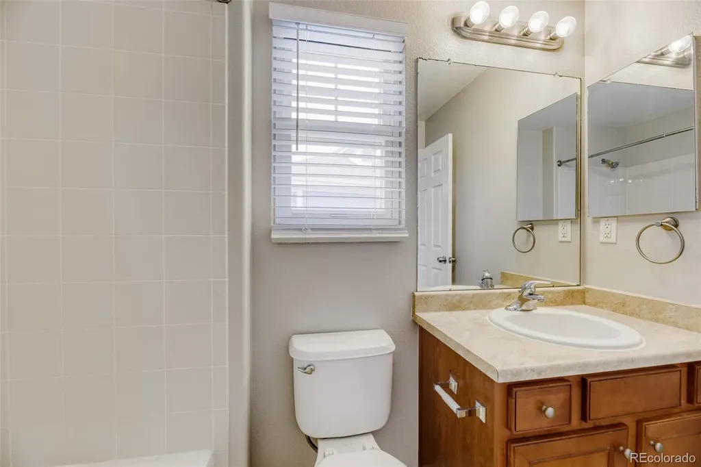 2414 S Ireland Court Aurora CO 80013