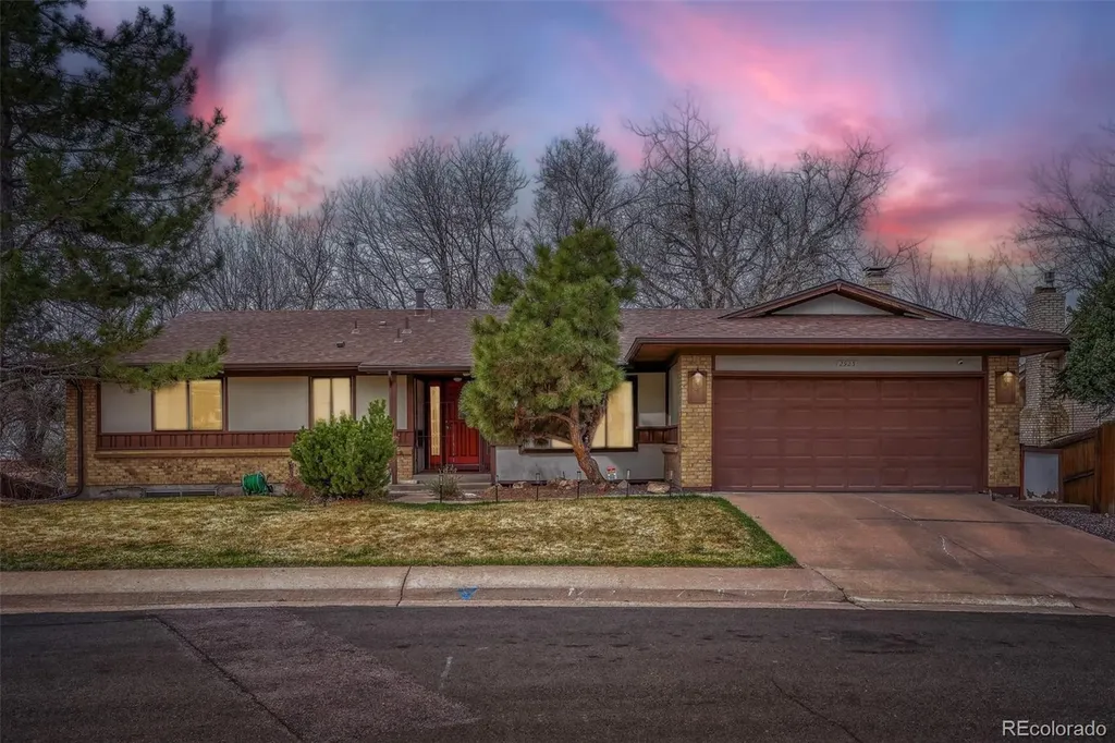 2923 S Reading Court Denver CO 80231