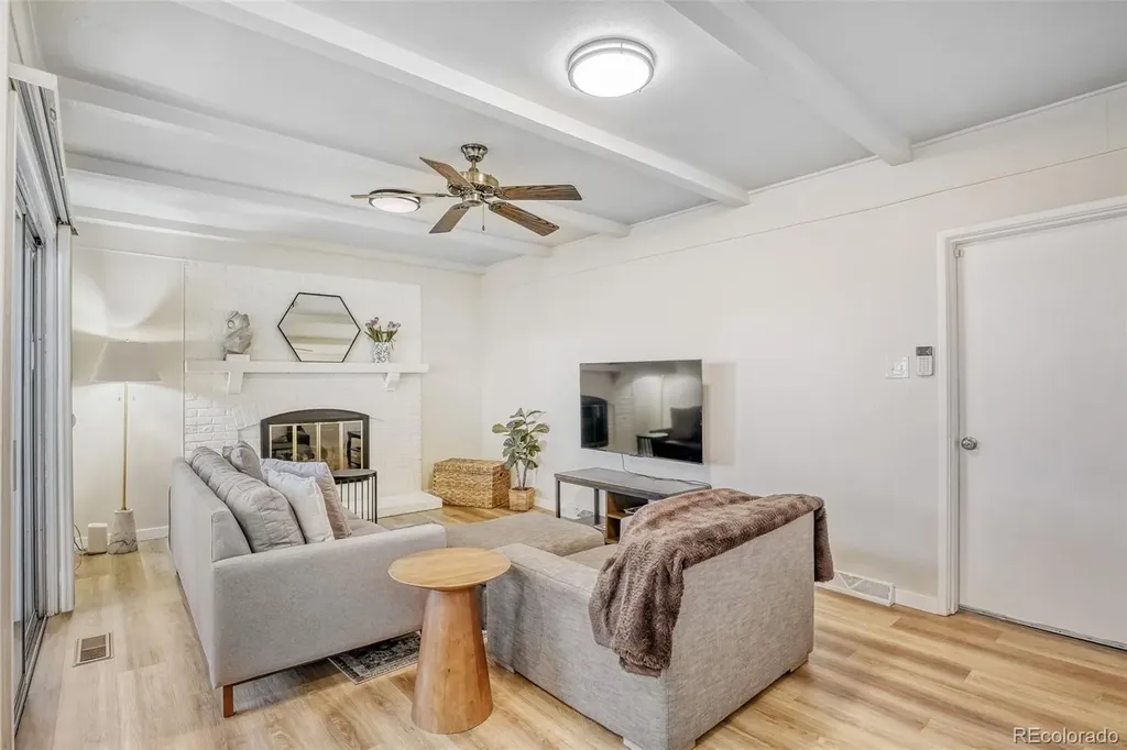 2923 S Reading Court Denver CO 80231