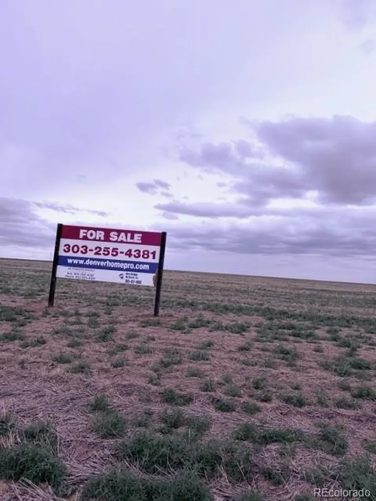 . Wcr 81 And Co Road 8 Roggen CO 80652