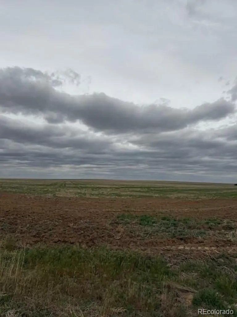 . Wcr 81 And Co Road 8 Roggen CO 80652