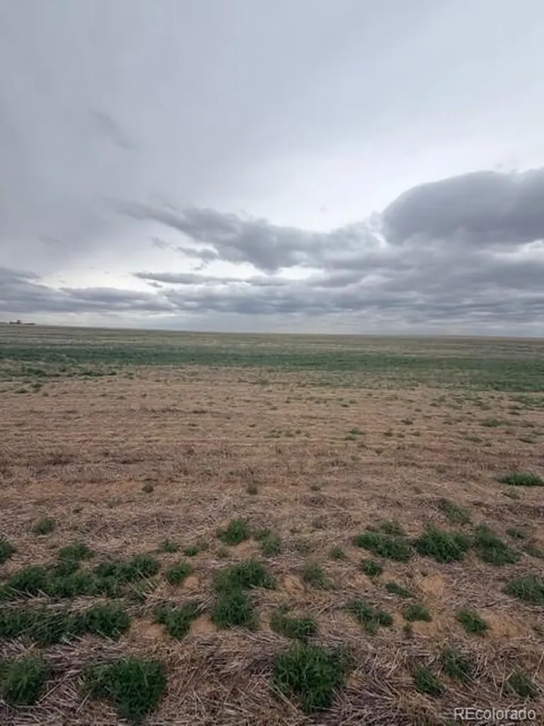 . Wcr 81 And Co Road 8 Roggen CO 80652