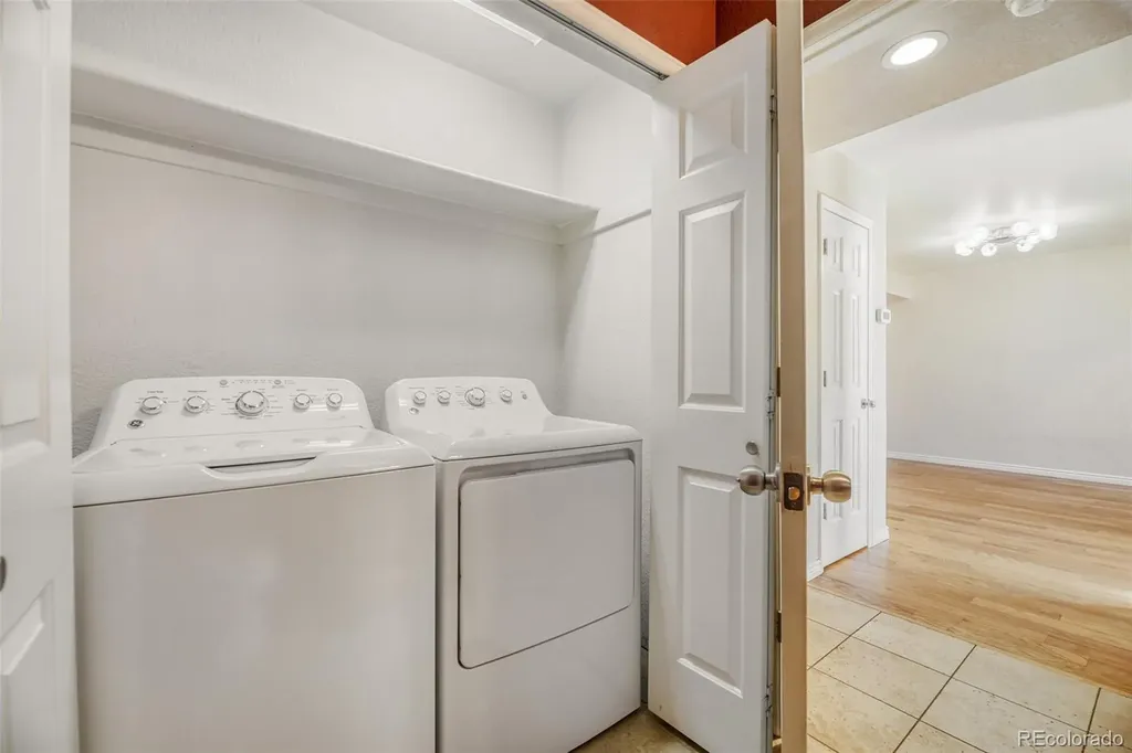 2083 S Xenia Way Denver CO 80231
