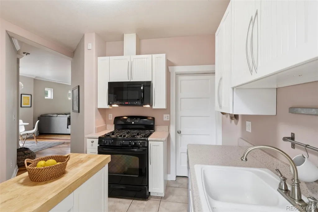 2211 Hooker Street Denver CO 80211