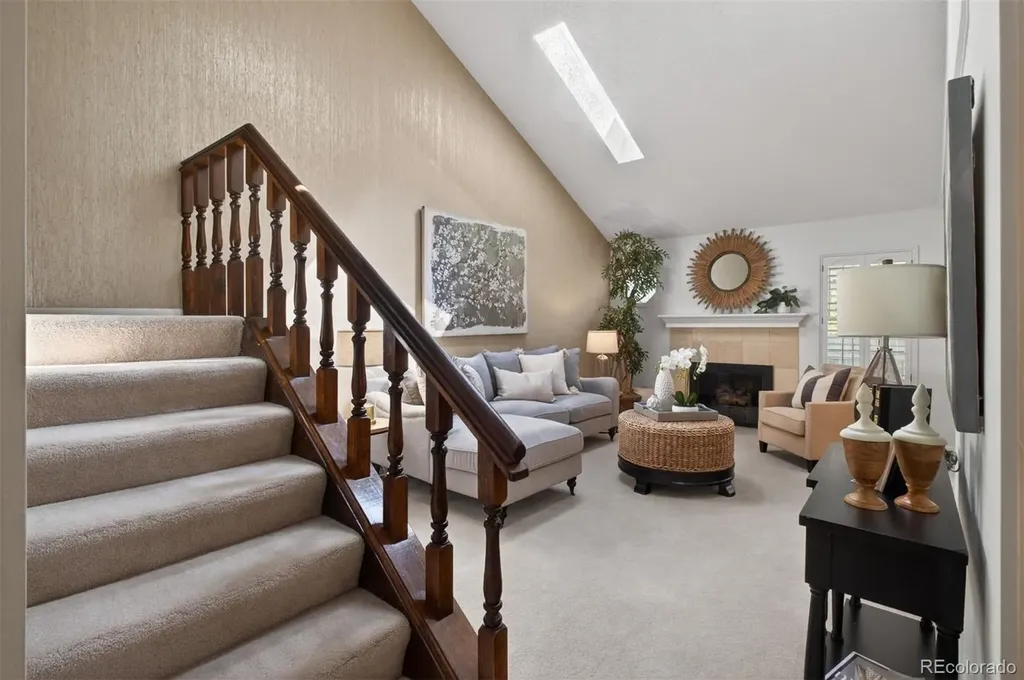 2558 S Vaughn Way Aurora CO 80014