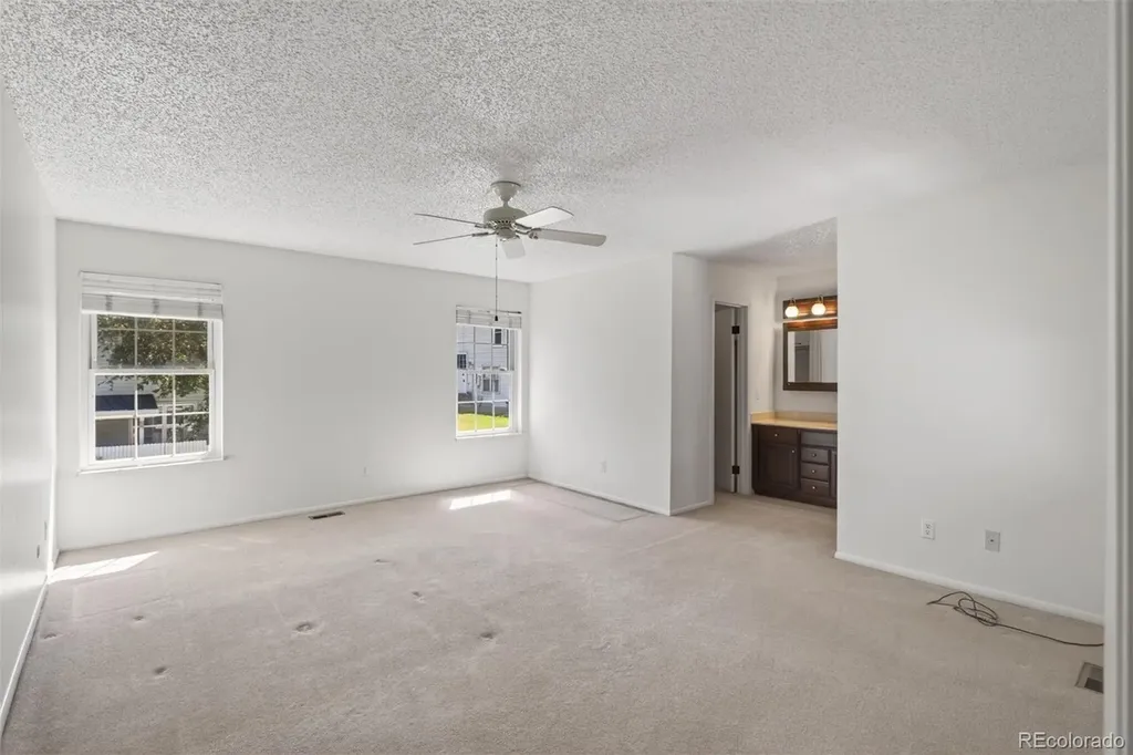2558 S Vaughn Way Aurora CO 80014