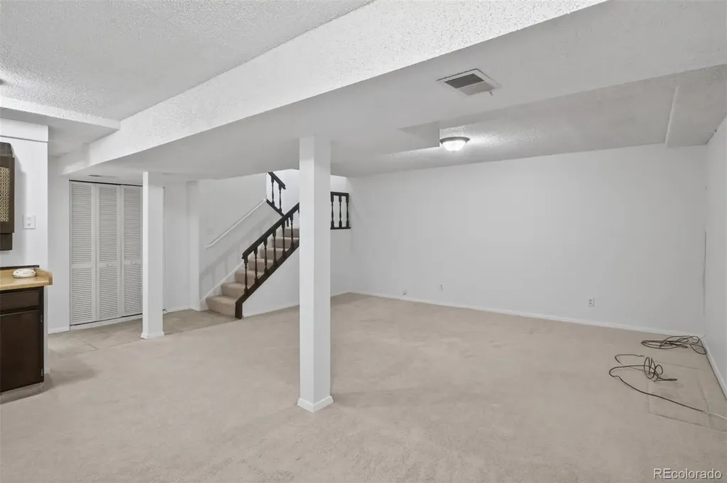 2558 S Vaughn Way Aurora CO 80014
