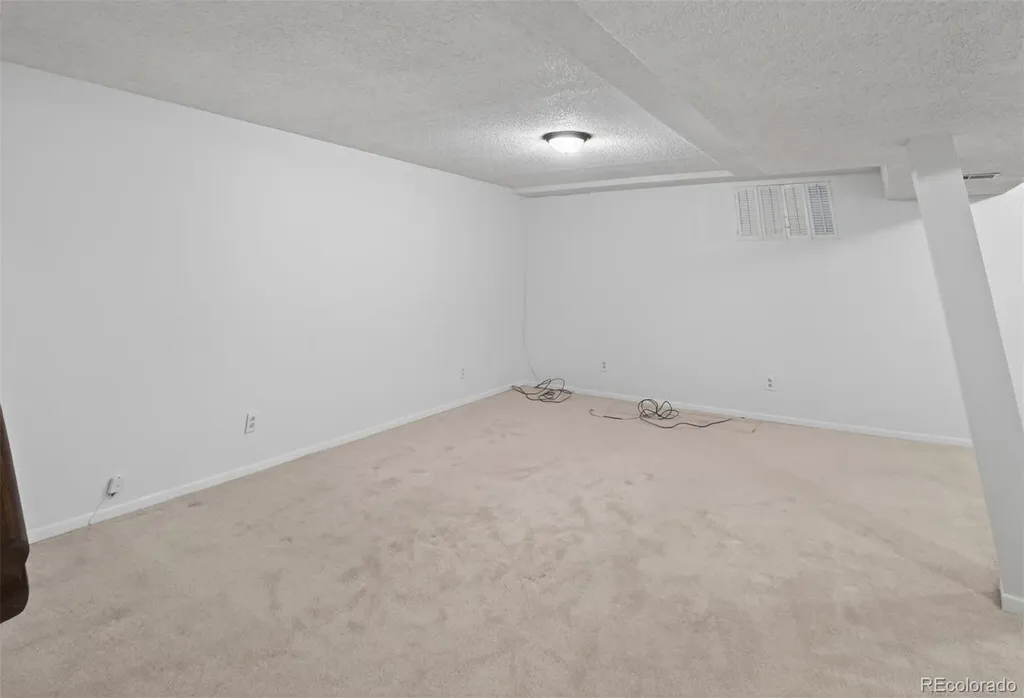 2558 S Vaughn Way Aurora CO 80014