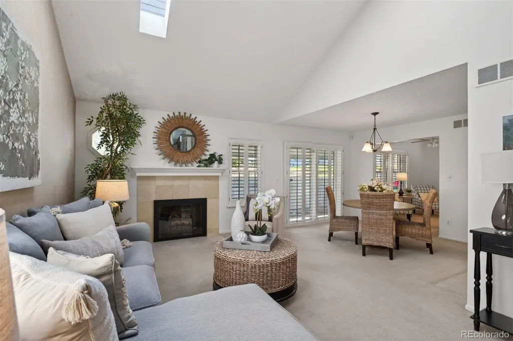 2558 S Vaughn Way Aurora CO 80014