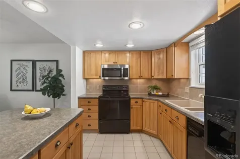 2558 S Vaughn Way Aurora CO 80014