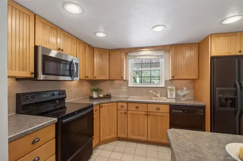 2558 S Vaughn Way Aurora CO 80014