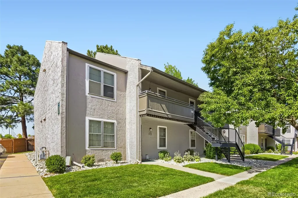 7110 S Gaylord Street Centennial CO 80122