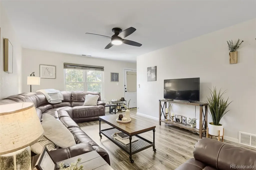 7110 S Gaylord Street Centennial CO 80122