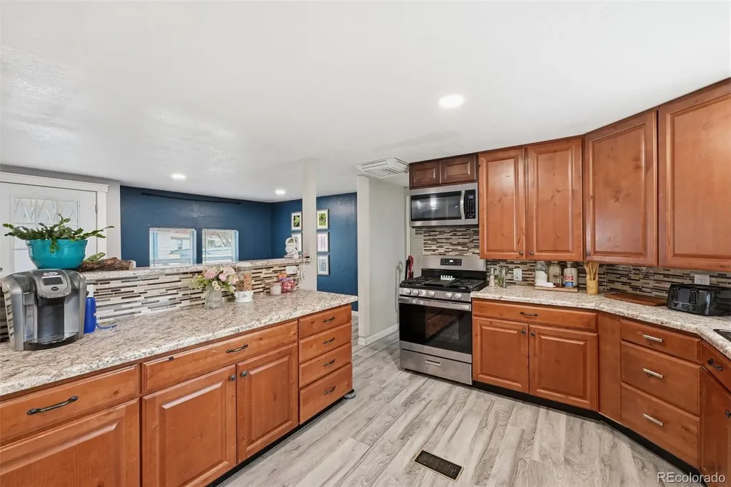 1095 Western Drive Colorado Springs CO 80915