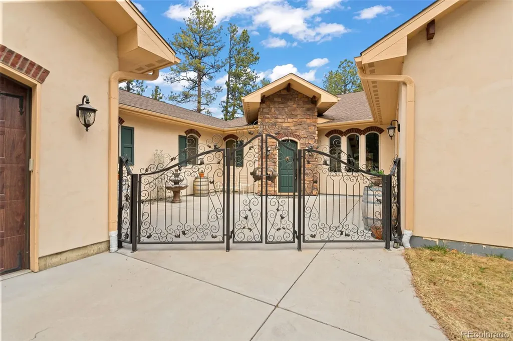 1429 Gore Circle Larkspur CO 80118