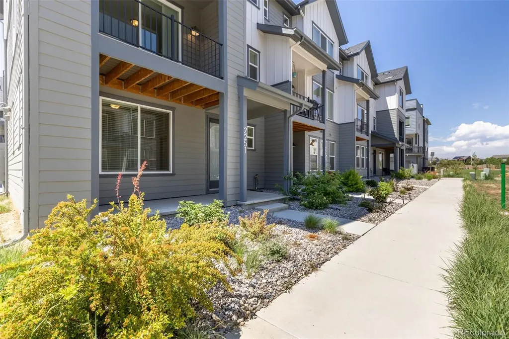 2251 W 166th Lane Broomfield CO 80023