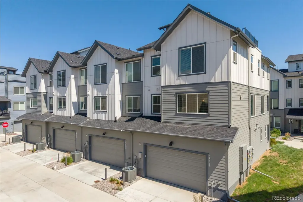 2251 W 166th Lane Broomfield CO 80023