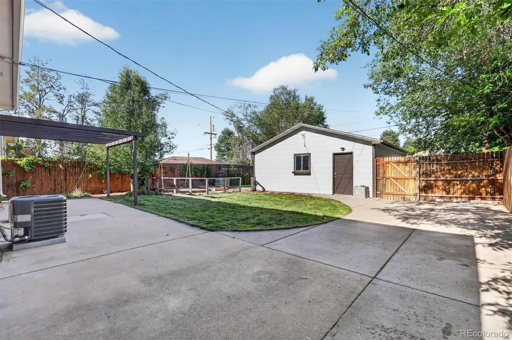 3652 Locust Street Denver CO 80207