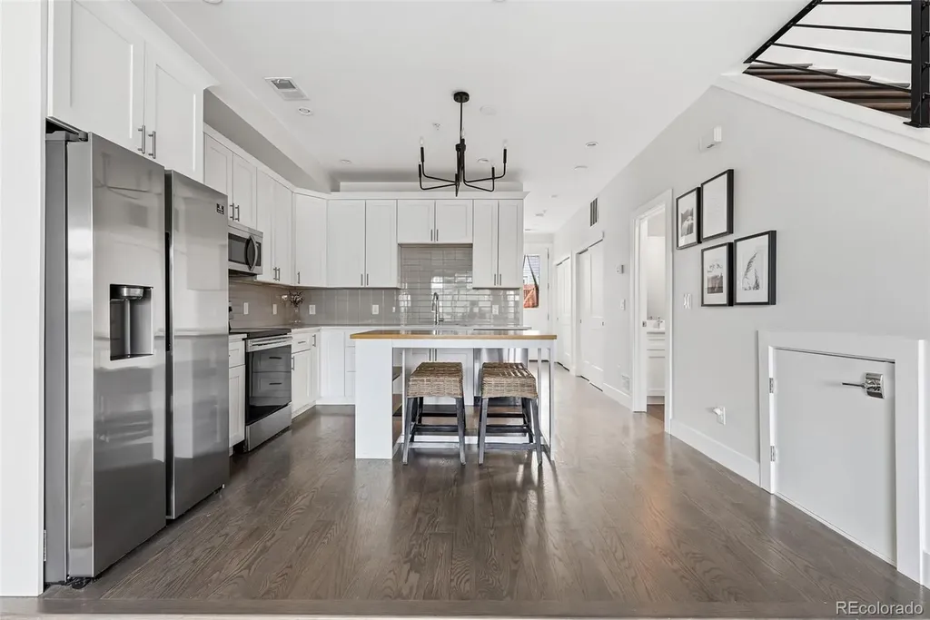 1187 S Navajo Street Denver CO 80223