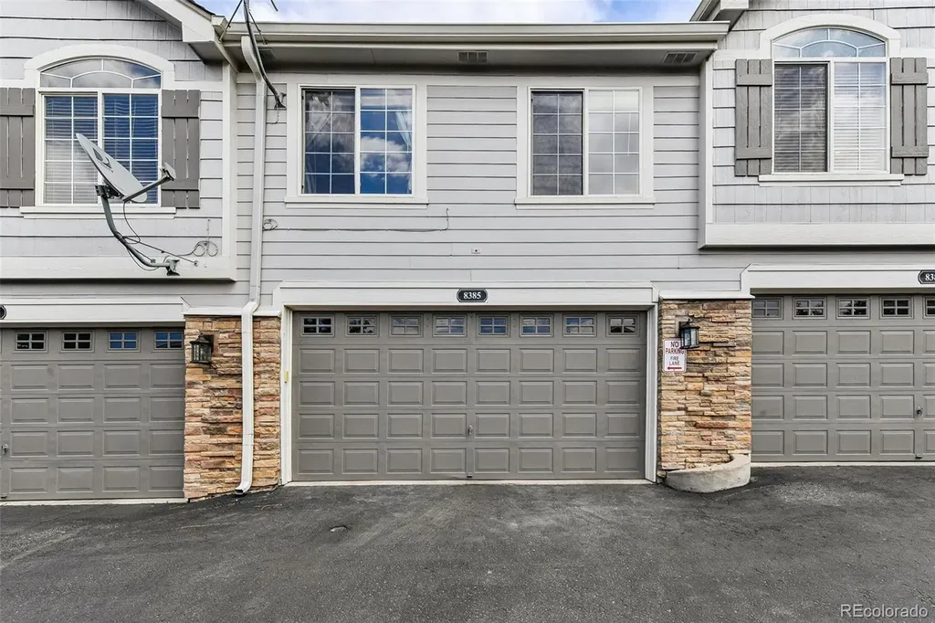 8385 Stonybridge Circle Highlands Ranch CO 80126