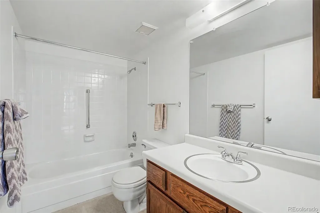 13992 E Marina Drive E Aurora CO 80014
