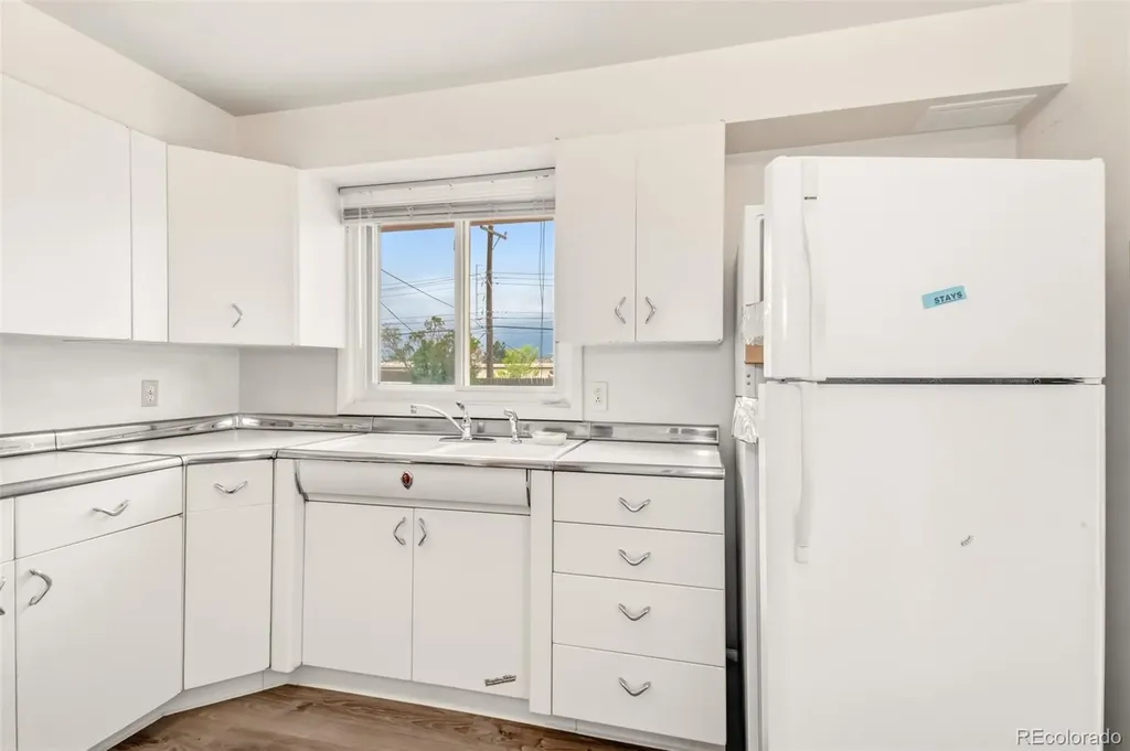 217 Elmwood Drive Colorado Springs CO 80907
