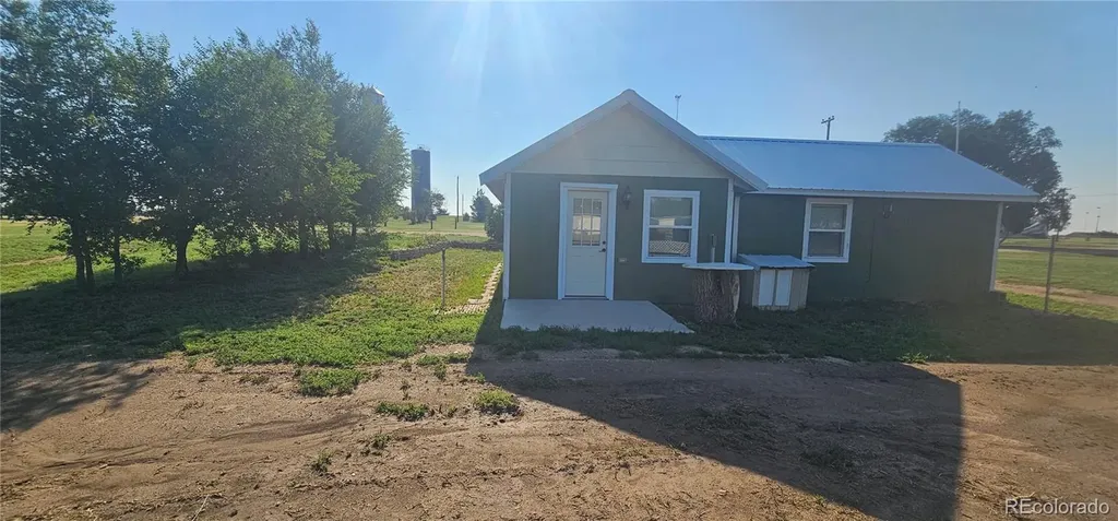 105 Iowa Avenue Seibert CO 80834