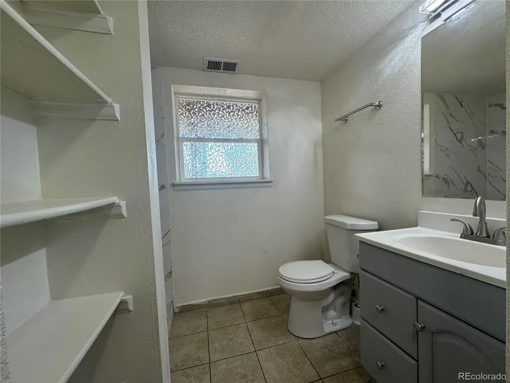 2012 S Ivory Street Aurora CO 80013