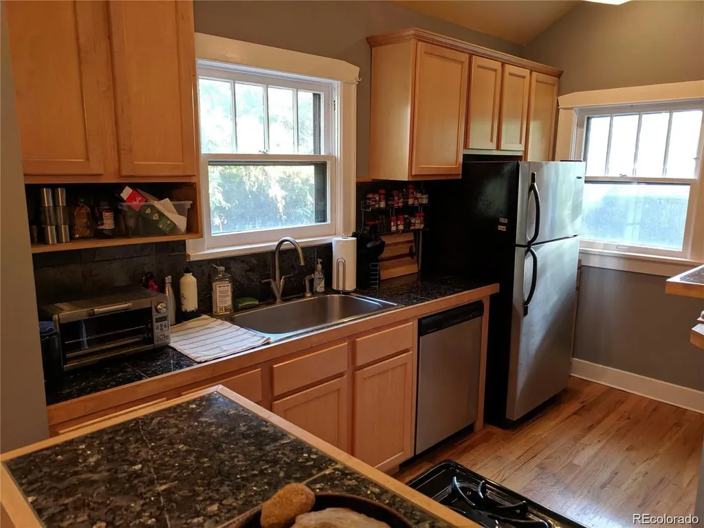 1425 Dexter Street Denver CO 80220