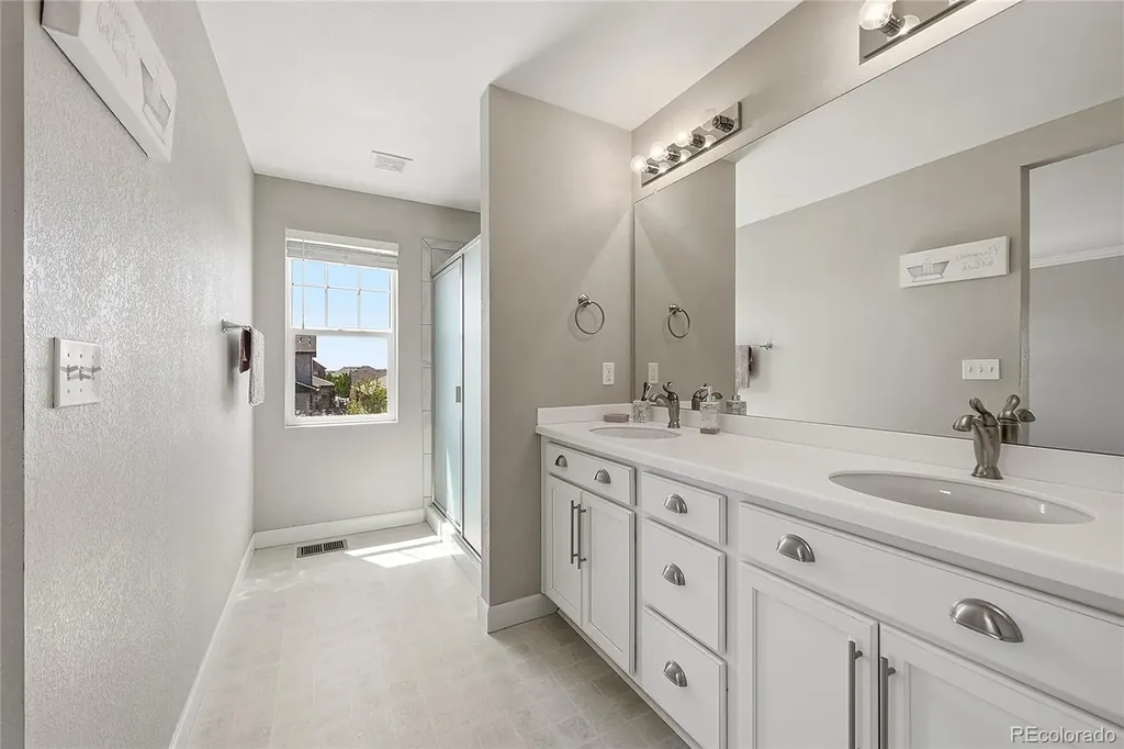 4988 S Wenatchee Circle Aurora CO 80015