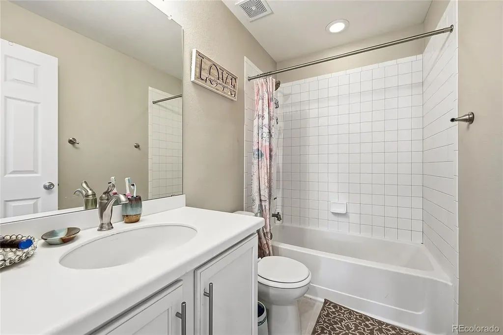 4988 S Wenatchee Circle Aurora CO 80015