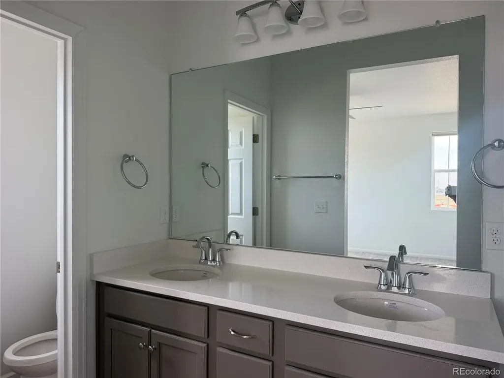 587 S Richfield Street Aurora CO 80017