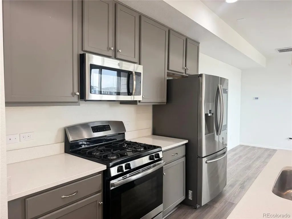 587 S Richfield Street Aurora CO 80017