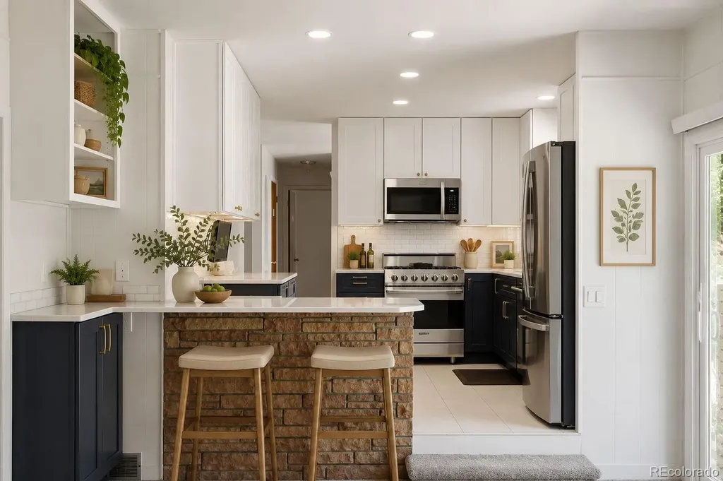 977 S Johnson Street SE Lakewood CO 80226