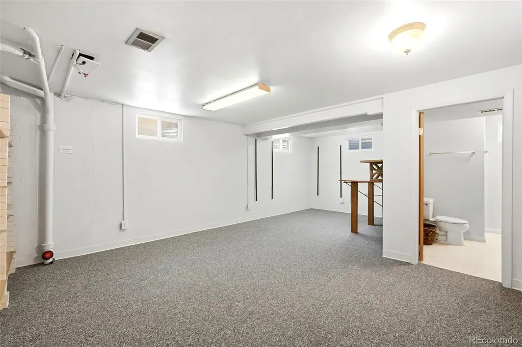 977 S Johnson Street SE Lakewood CO 80226