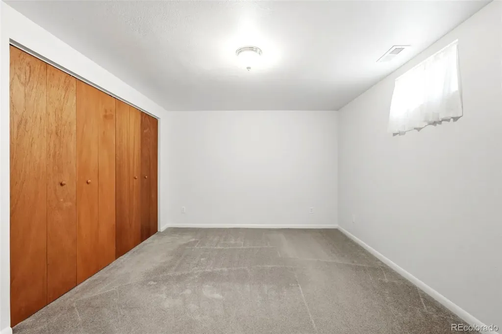 977 S Johnson Street SE Lakewood CO 80226