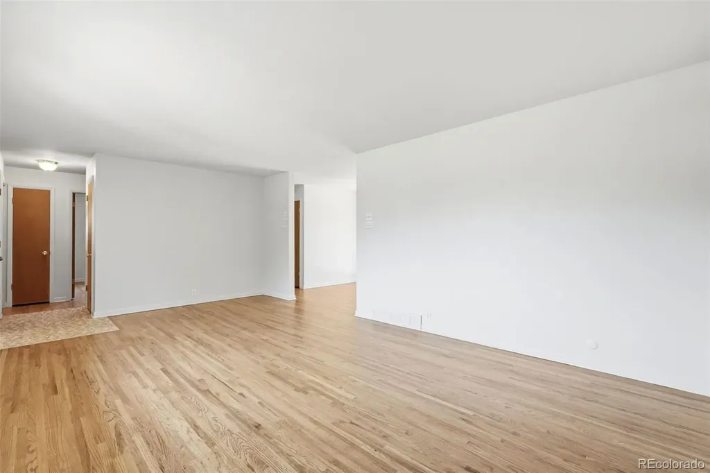 977 S Johnson Street SE Lakewood CO 80226