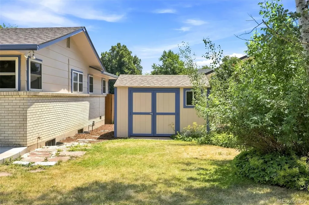 977 S Johnson Street SE Lakewood CO 80226